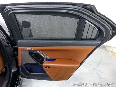 Used 2023 BMW i7 xDrive60 w/ Parking Assistance Package image 31