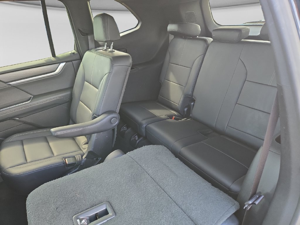 Used 2026 GMC Acadia Elevation w/ Elevation Premium Package AWD/4WD image 36