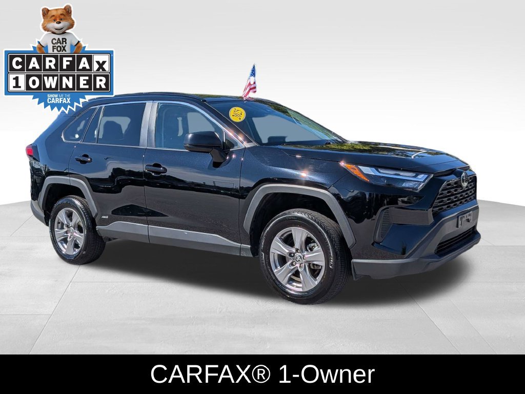 Used 2025 Toyota RAV4 LE AWD/4WD image 2