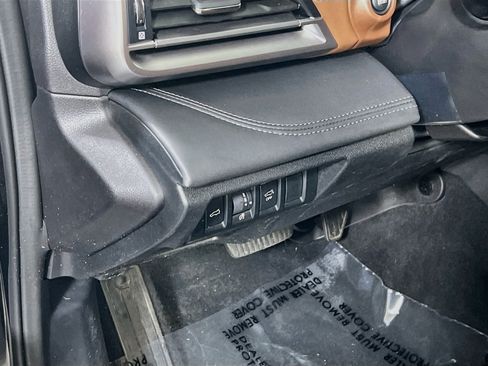 Used 2023 Subaru Outback Touring AWD/4WD image 10