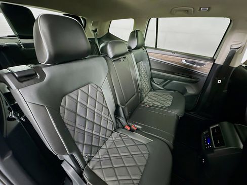 Used 2024 Volkswagen Atlas SEL Premium R-Line image 29