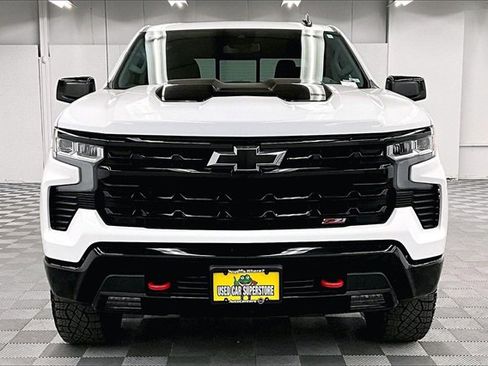 Used 2024 Chevrolet Silverado 1500 LT Trail Boss w/ Convenience Package II image 3