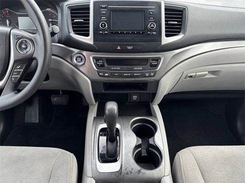 Used 2018 Honda Pilot LX image 11