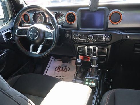 Used 2023 Jeep Gladiator Mojave w/ Cold Weather Group image 17