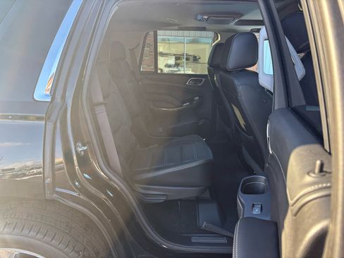 Used 2017 GMC Yukon Denali image 15