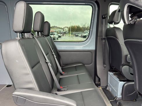 Used 2024 Mercedes-Benz Sprinter 2500 image 32