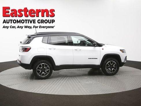 Used 2025 Jeep Compass Trailhawk AWD/4WD image 41