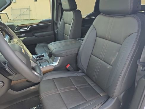 New 2026 Chevrolet Silverado 1500 High Country AWD/4WD image 15