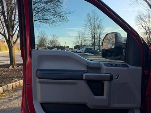 Used 2020 Ford F250 XLT w/ XLT Premium Package image 31