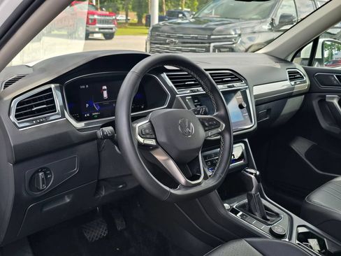 Used 2022 Volkswagen Tiguan SE AWD/4WD image 14
