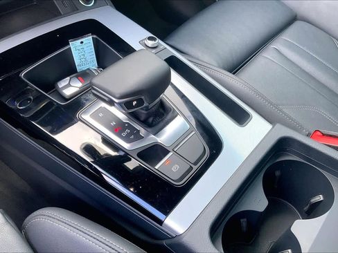 Used 2025 Audi Q5 2.0T Premium image 16