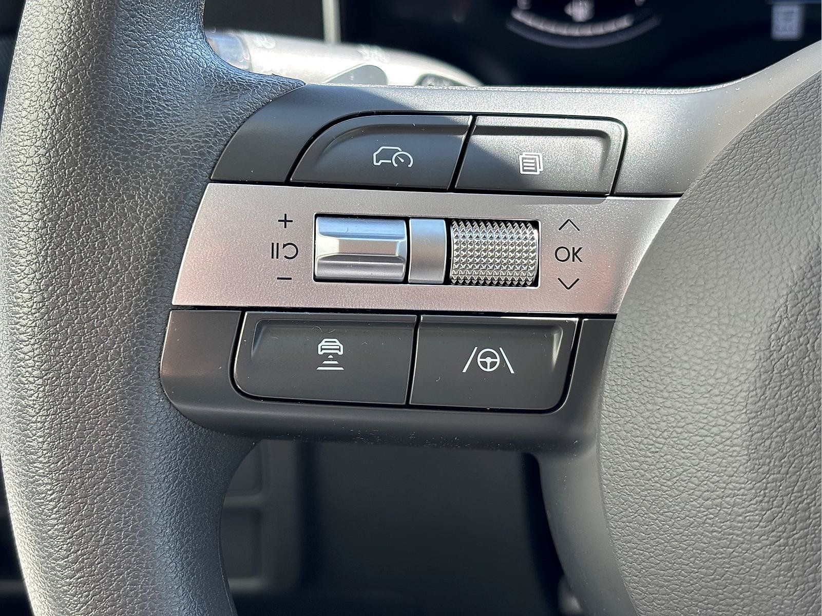 Used 2025 Hyundai Sonata SEL FWD image 29