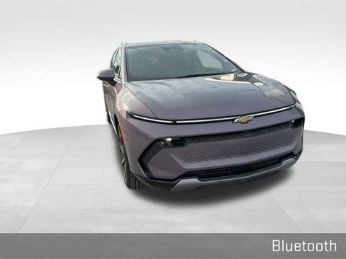 Used 2025 Chevrolet Equinox EV LT w/ Convenience Package image 3