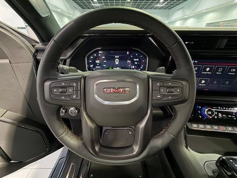 Used 2024 GMC Sierra 1500 AT4 w/ AT4 Premium Package AWD/4WD image 17