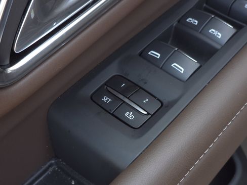 Used 2024 Chevrolet Suburban High Country w/ Advanced Technology Package image 12