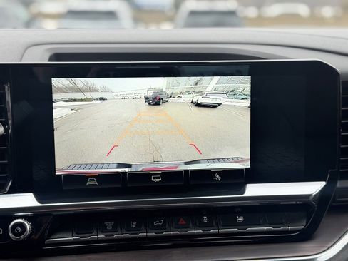 Used 2025 GMC Sierra 2500 SLT w/ SLT Convenience Package image 19