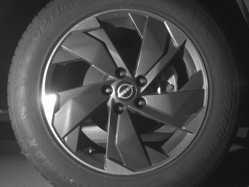 Used 2025 Nissan Rogue SV AWD/4WD image 13