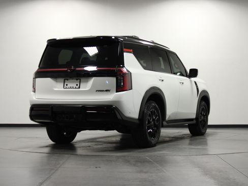 Used 2025 Nissan Armada PRO-4X AWD/4WD image 4
