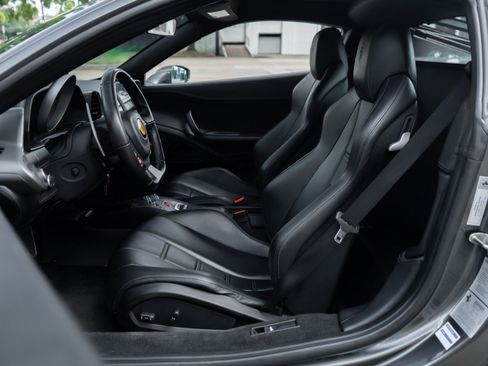 Used 2013 Ferrari 458 Italia Coupe RWD image 6