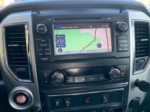 Used 2016 Nissan Titan SL image 31