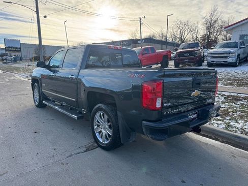 Used 2018 Chevrolet Silverado 1500 High Country image 3