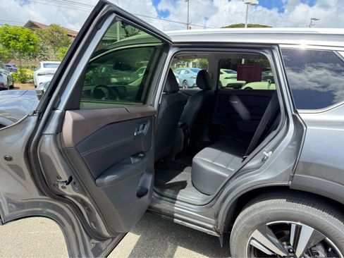 Used 2023 Nissan Rogue SL w/ SL Premium Package FWD image 9