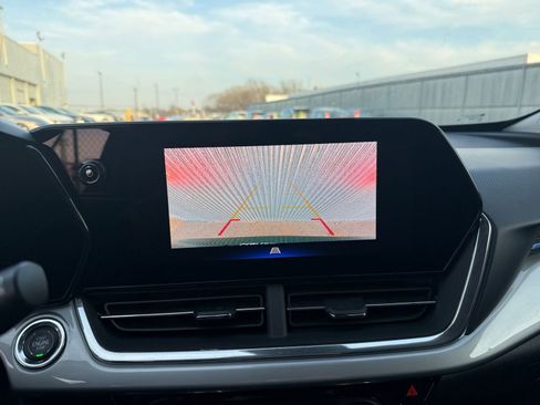 Used 2025 Chevrolet Trax LT w/ LT Convenience Package image 23