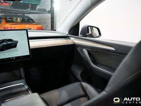 Used 2022 Tesla Model Y Long Range image 20