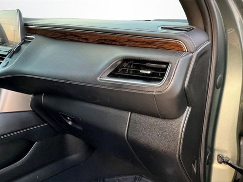 Used 2023 Chevrolet Suburban Premier image 27