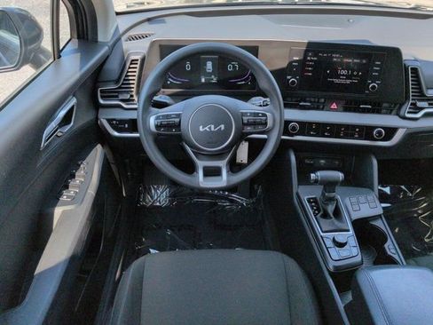 Used 2025 Kia Sportage LX FWD image 15
