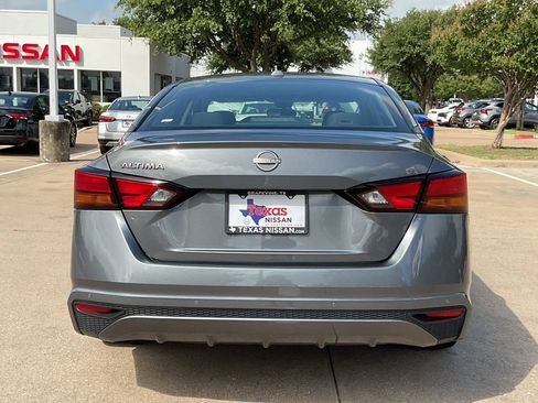 Used 2025 Nissan Altima 2.5 SV FWD image 5