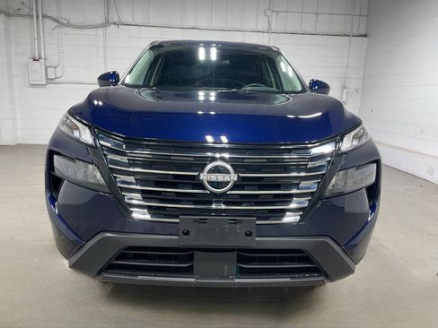 Used 2025 Nissan Rogue SV AWD/4WD image 2