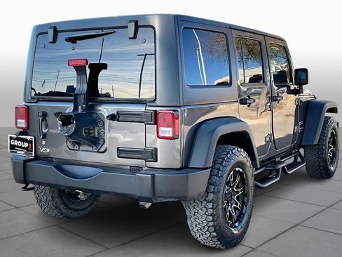 Used 2018 Jeep Wrangler Unlimited Sport S image 13