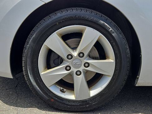 Used 2013 Hyundai Elantra GLS FWD image 9