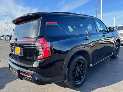 Used 2025 Nissan Armada PRO-4X image 3