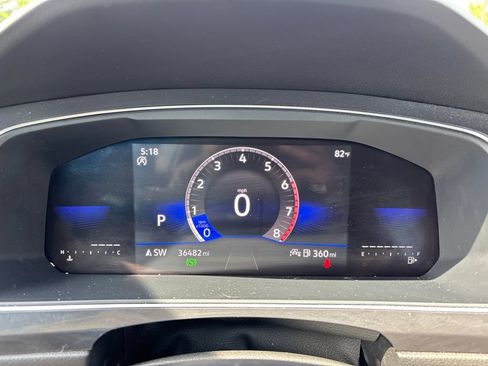 Certified 2023 Volkswagen Tiguan SE R-Line FWD image 17