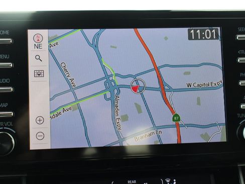 Certified 2023 Toyota Sienna Platinum image 27