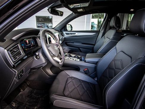 New 2026 Volkswagen Atlas Cross Sport SE image 28