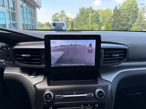 Used 2020 Ford Explorer XLT AWD/4WD image 13
