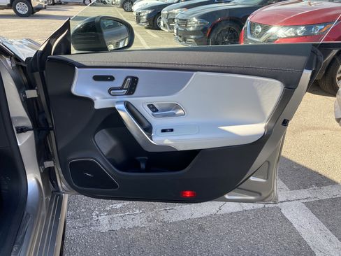 Used 2020 Mercedes-Benz CLA 35 AMG 4MATIC image 27