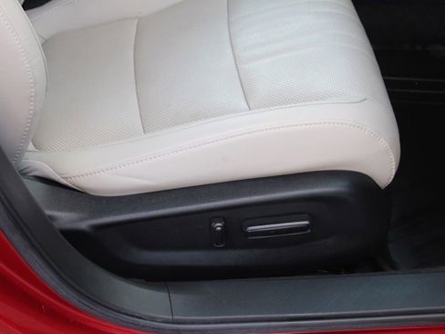 Used 2020 Honda Accord Touring image 18