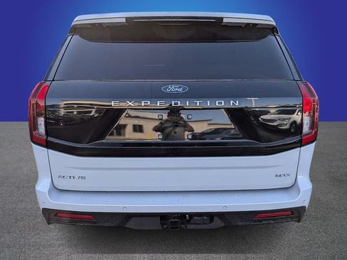 Used 2025 Ford Expedition Max Active AWD/4WD image 3