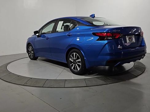 Used 2021 Nissan Versa SV FWD image 3