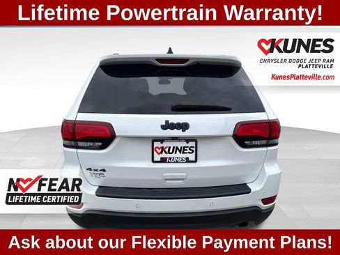 Used 2018 Jeep Grand Cherokee Laredo image 5