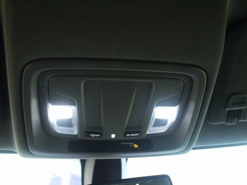 Used 2019 GMC Sierra 1500 4x4 Crew Cab image 19