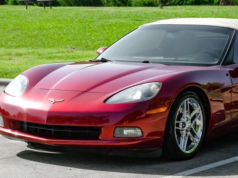 Used 2007 Chevrolet Corvette Convertible w/ Preferred Equipment Group RWD image 7