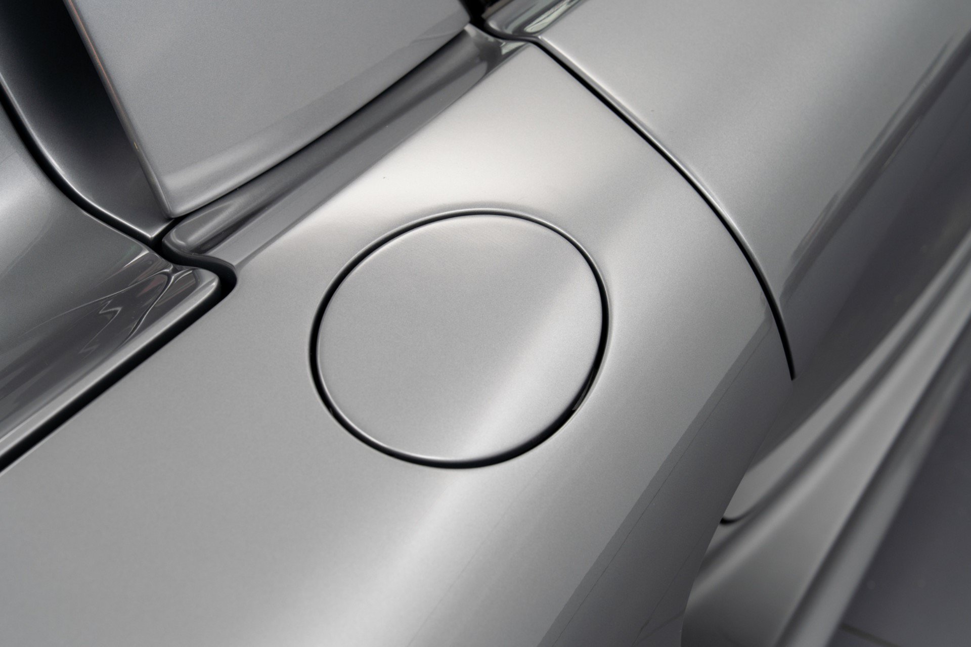 Used 2004 Porsche Carrera GT RWD image 48