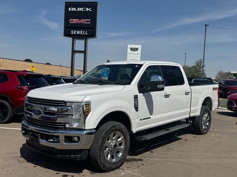 Used 2019 Ford F250 Lariat w/ Chrome Package image 1
