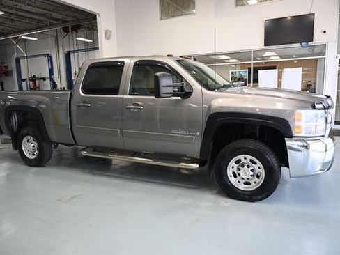 Used 2007 Chevrolet Silverado 2500 LTZ w/ EZ-Lift Tailgate Package AWD/4WD image 4