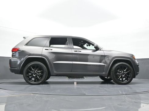 Used 2019 Jeep Grand Cherokee Altitude image 54